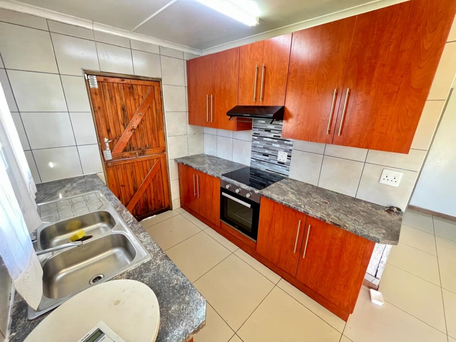 To Let 3 Bedroom Property for Rent in Braelyn Eastern Cape
